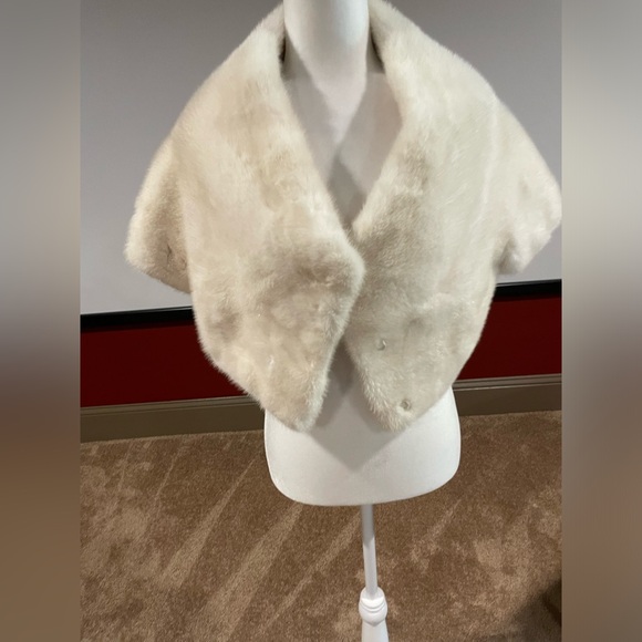 Neiman Marcus Jackets & Blazers - Neiman Marcus short sleeve mink shrug. Small